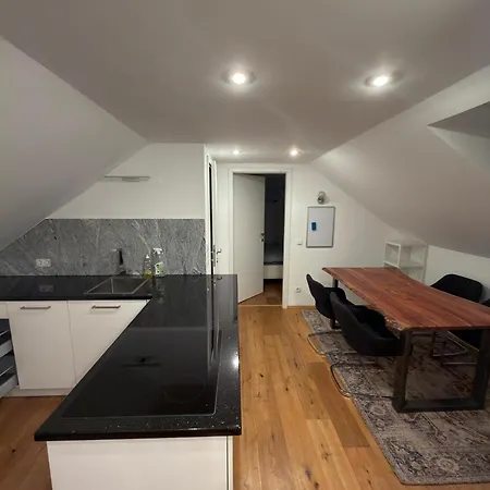 Apartament Elmu *