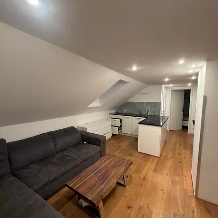 Elmu Apartament *