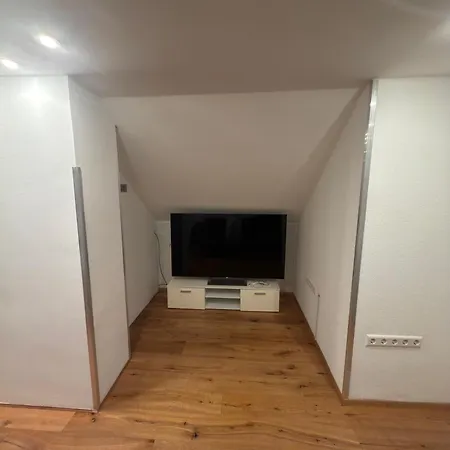 Elmu Apartament *